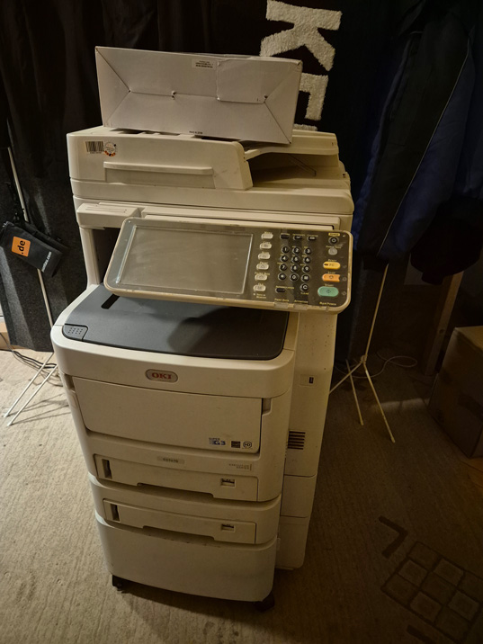 OKI ES7470 – Multifunktionsfarblaserdrucker mit Scanner, Duplex & Zubehör